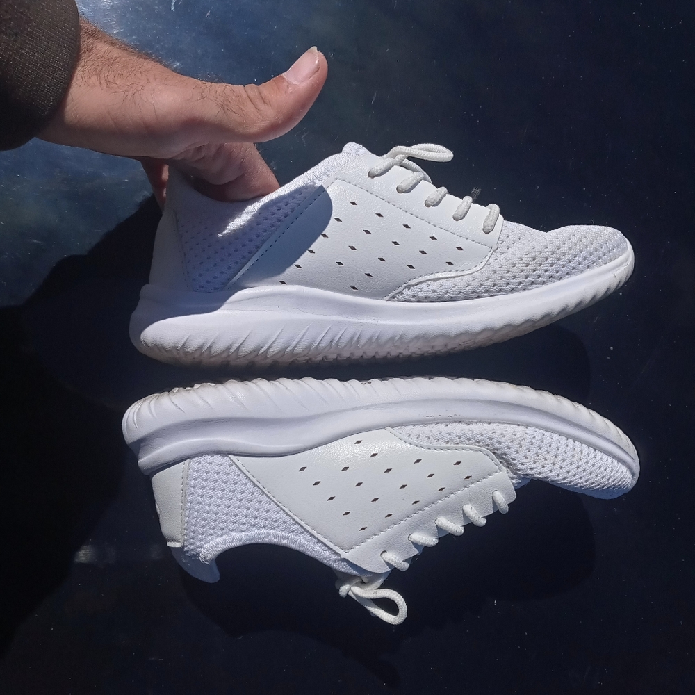 Geers white preowned shoes